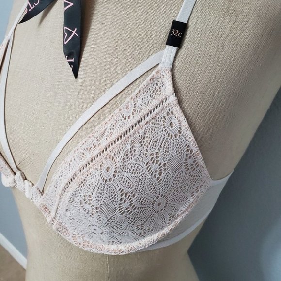 VS lace demi bra 32C NWT - Picture 2 of 6